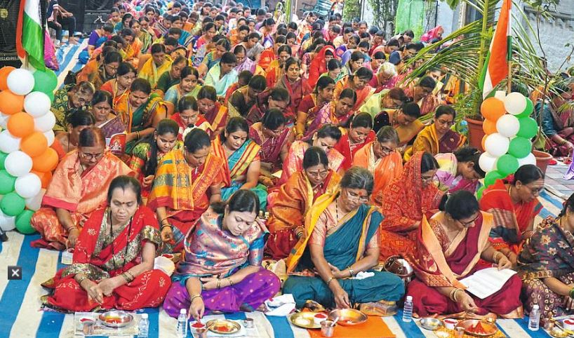 Solapur: Hundreds of women participate in Kumkumarchan ceremony for Operation Sindoor